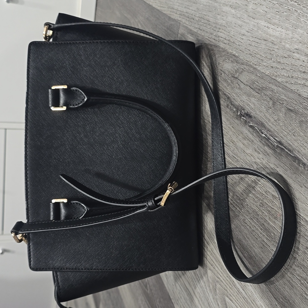 Michael Kors Selma Black Saffiano Leather Satchel Gold Hardware - Picture 3 of 11
